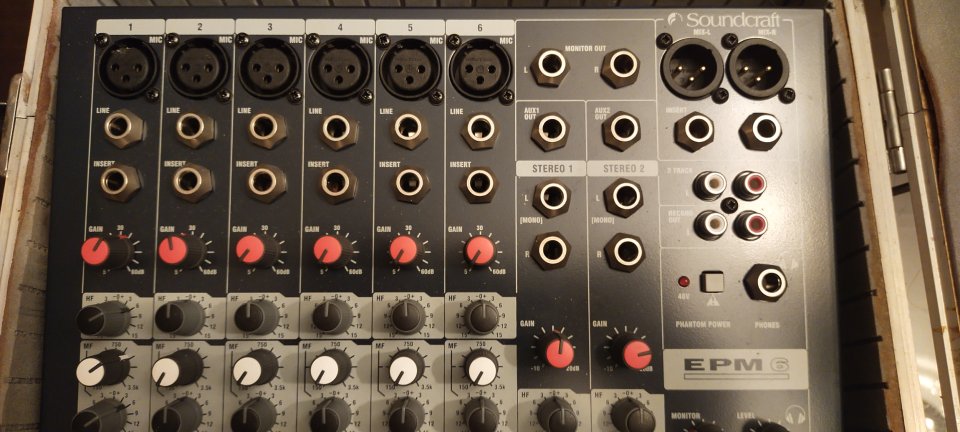 Soundcraft EPM6 Mesa de Mezclas Analógica 6 Canales de segunda mano · Foto 4 de 7 · Valencia · 220 €