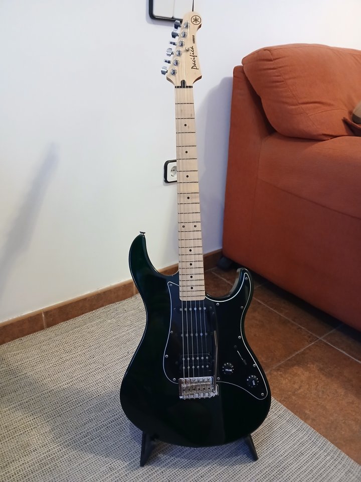 Yamaha Pacifica 312MII de segunda mano · Foto 2 de 7 · Sevilla · 340 €