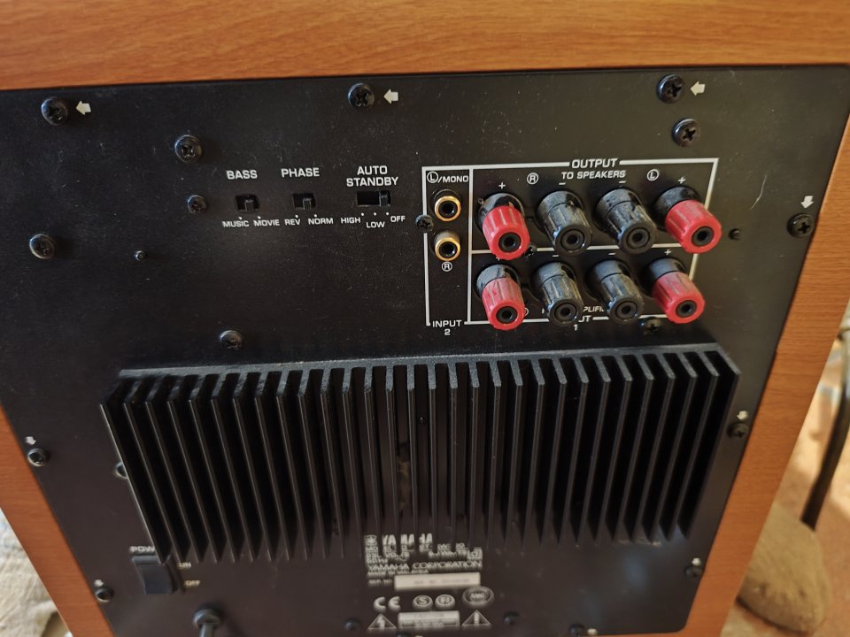 Amplificador Yamaha DSP-AX1+ equipo Yamaha altavoces y subwoofer 5.1