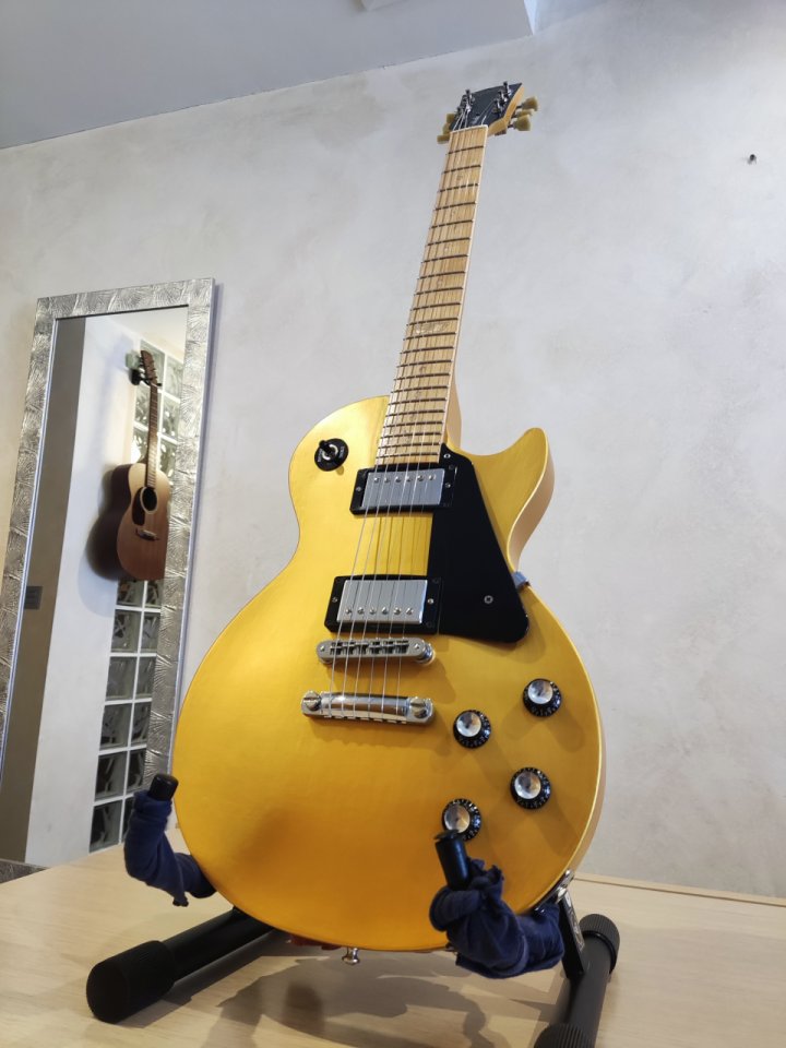 Gibson Les Paul Studio Raw Power (2009) GOLD NITRO REFINISH