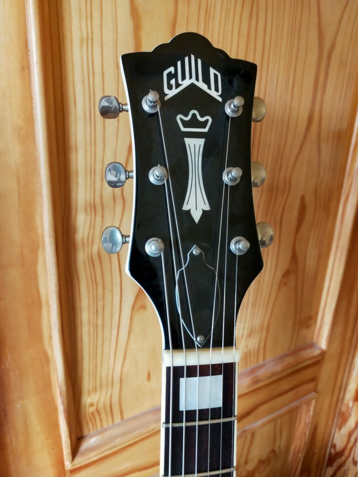 Guild S100 Polara / Korea / EMG 81 - 85 USA de segunda mano · Foto 2 de 4 · León · 600 €