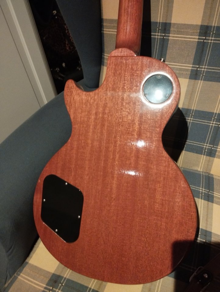 Gibson Les Paul Traditional 2011, modelo LPTD+HBCH1