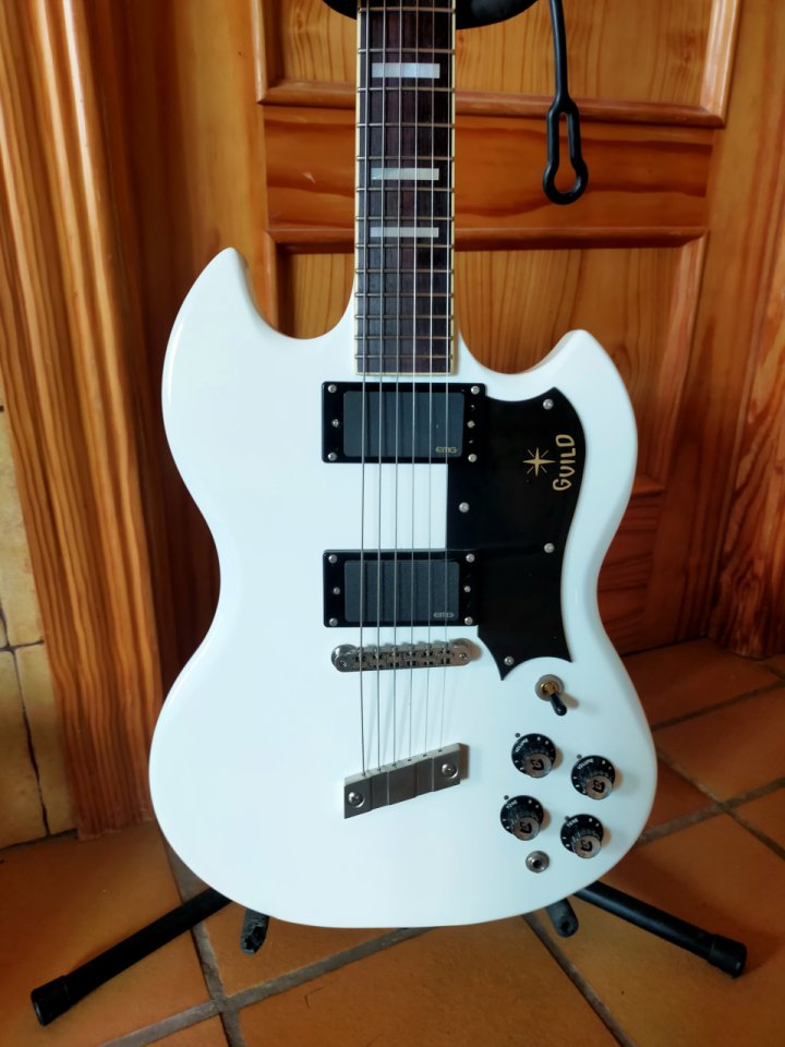 Guild S100 Polara / Korea / EMG 81 - 85 USA de segunda mano · Foto 3 de 4 · León · 600 €