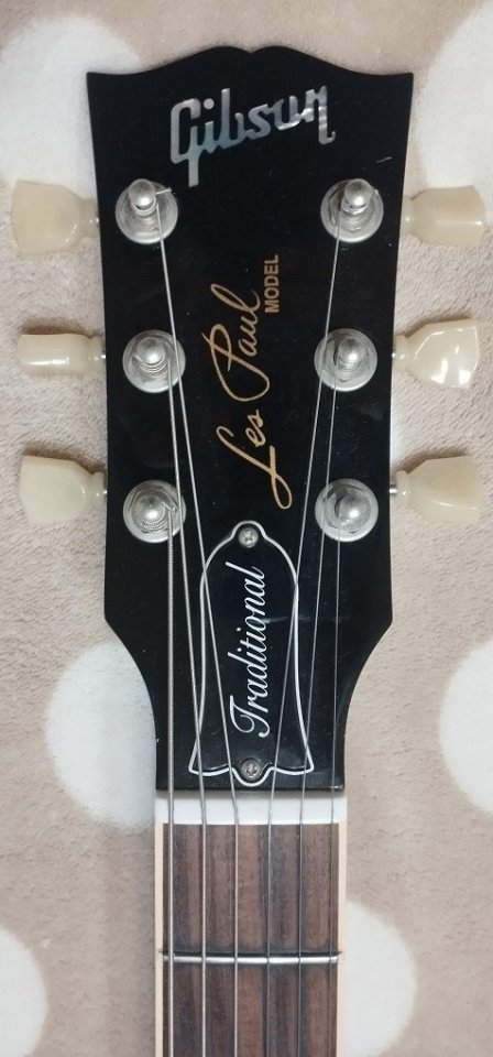 Gibson Les Paul Traditional 2011, modelo LPTD+HBCH1