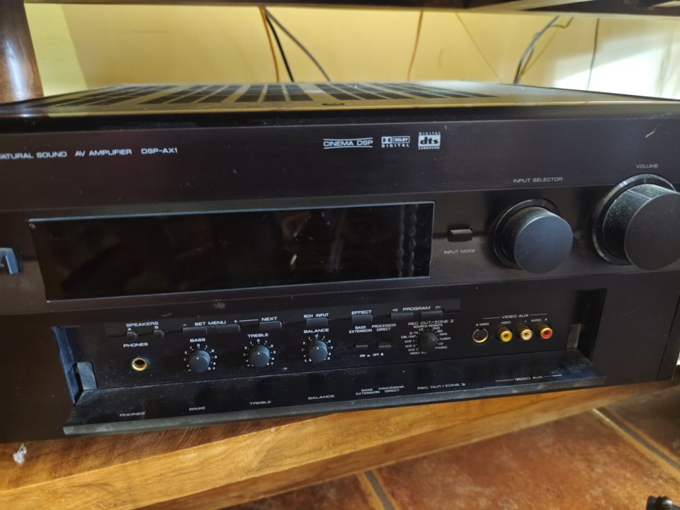 Amplificador Yamaha DSP-AX1+ equipo Yamaha altavoces y subwoofer 5.1