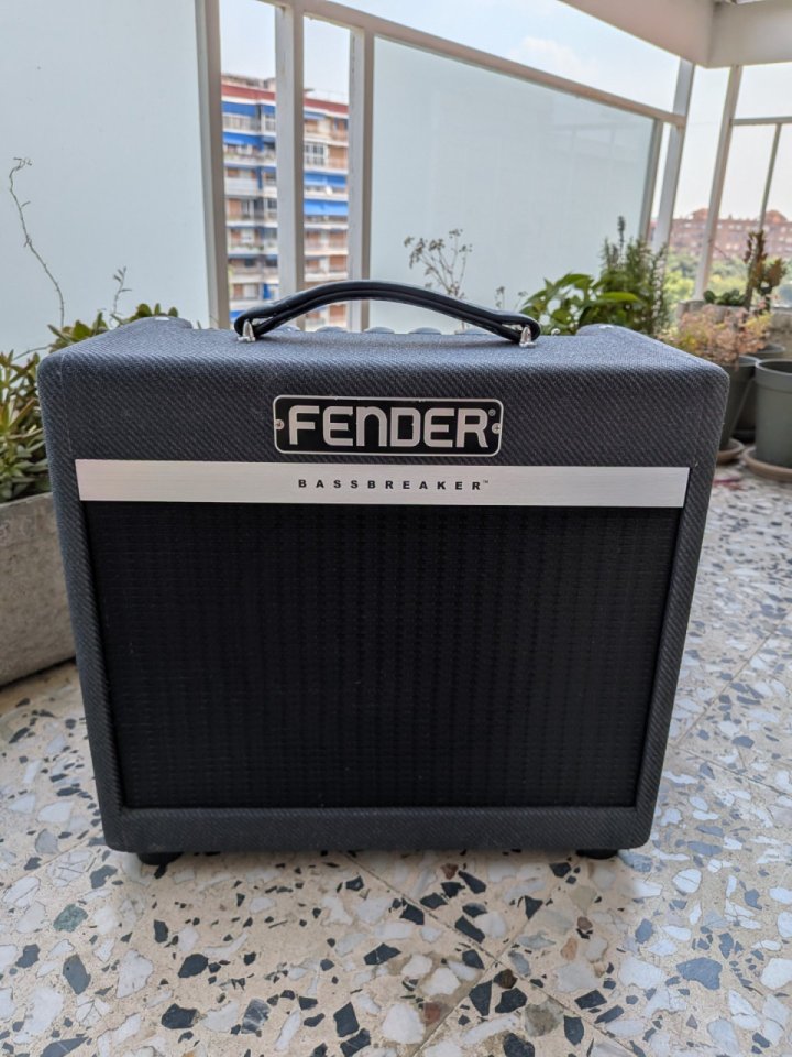 Fender Bassbreaker 007 de segunda mano · Foto 1 de 5 · Madrid · 275 €
