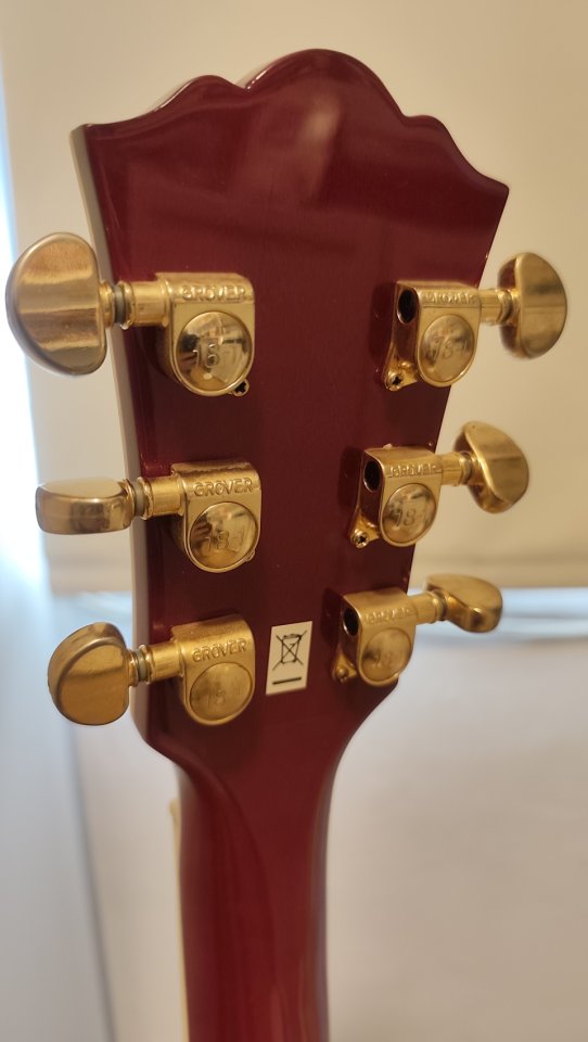 Washburn HB35 china de 2013 con Bigsby de segunda mano · Foto 3 de 10 · Madrid · 480 €