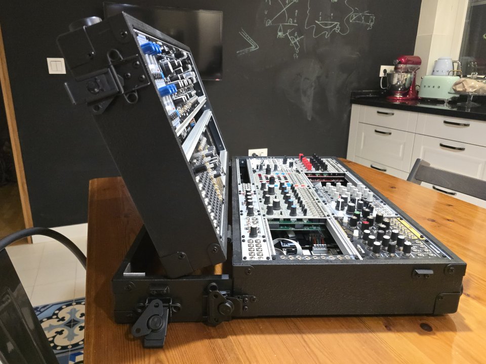 Caja eurorack MDLR 14U 126HP