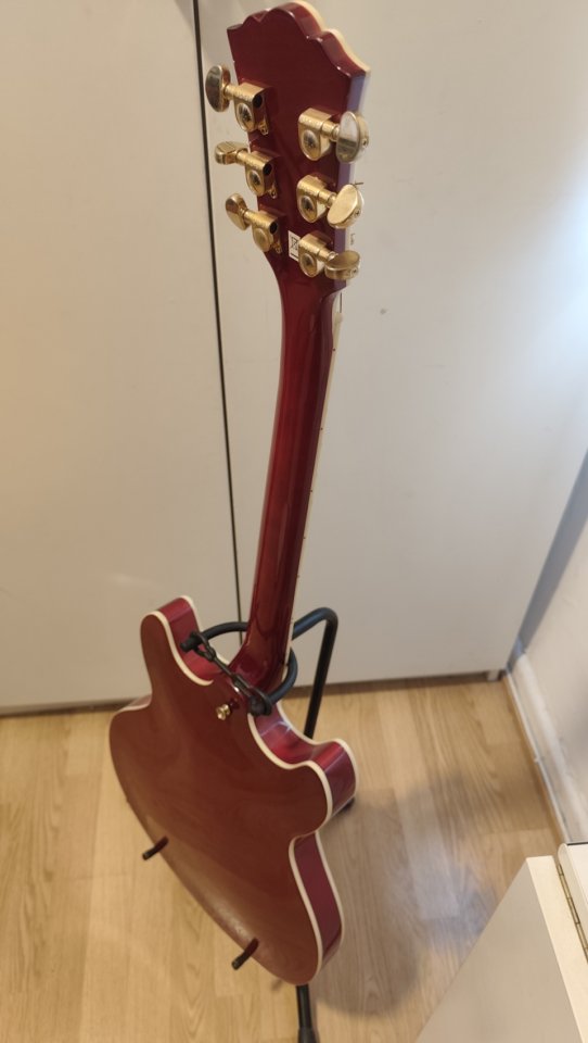 Washburn HB35 china de 2013 con Bigsby de segunda mano · Foto 4 de 10 · Madrid · 480 €