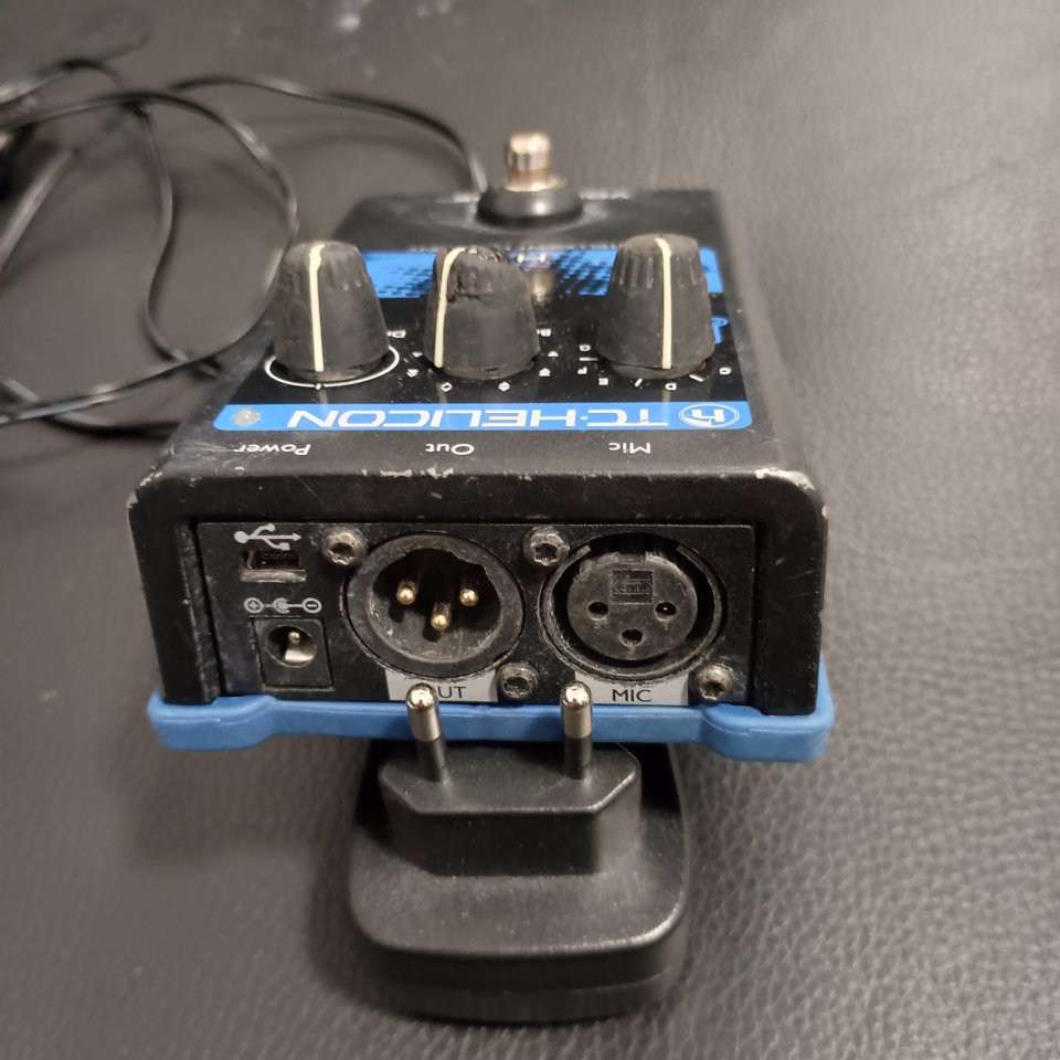 Pedal TC -Helicon voicetone de segunda mano · Foto 5 de 6 · Málaga · 60 €