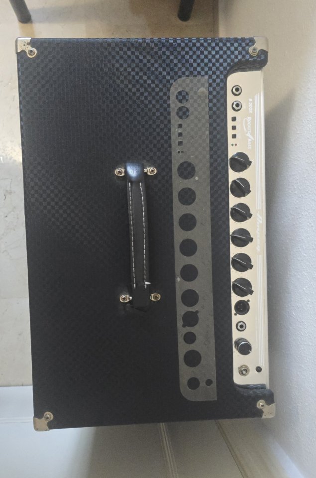 Ampeg B-200R Rocket Bass (220W) de segunda mano · Foto 4 de 4 · Málaga · 390 €