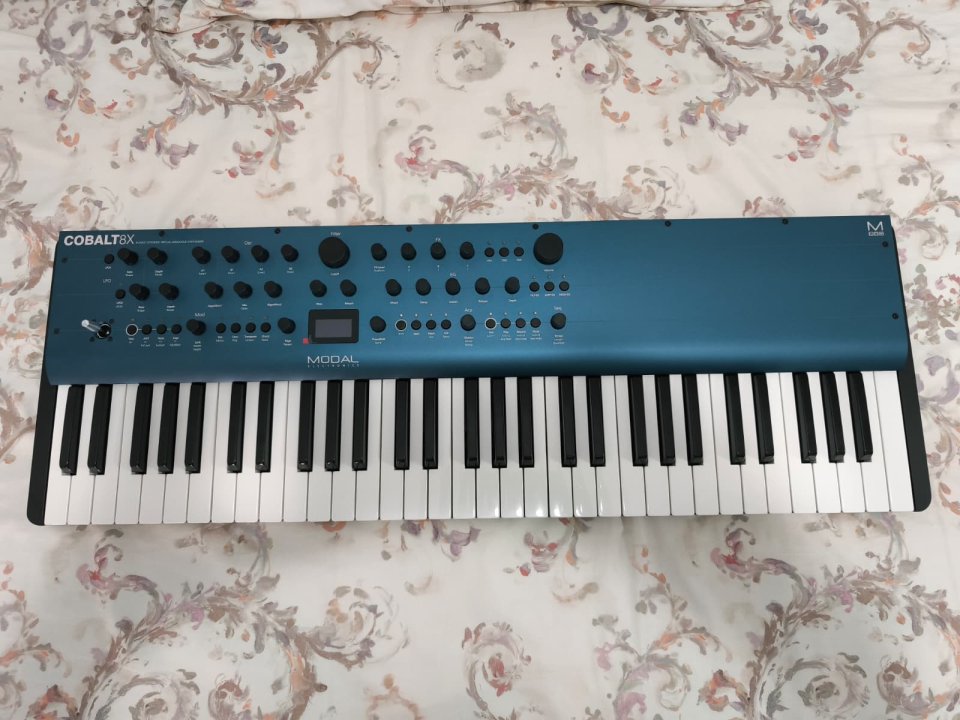 Modal Cobalt 8X de segunda mano · Foto 1 de 7 · Pontevedra · 600 €