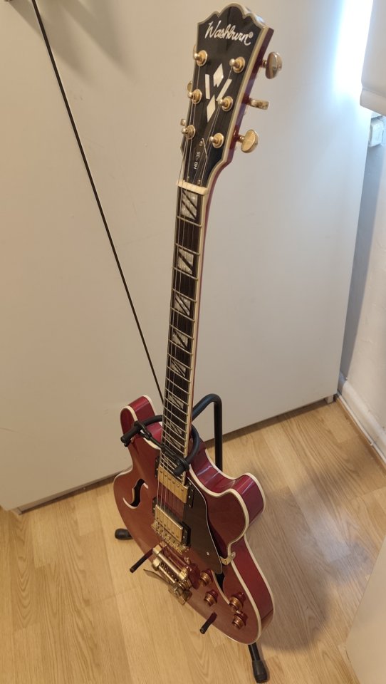 Washburn HB35 china de 2013 con Bigsby de segunda mano · Foto 5 de 10 · Madrid · 480 €
