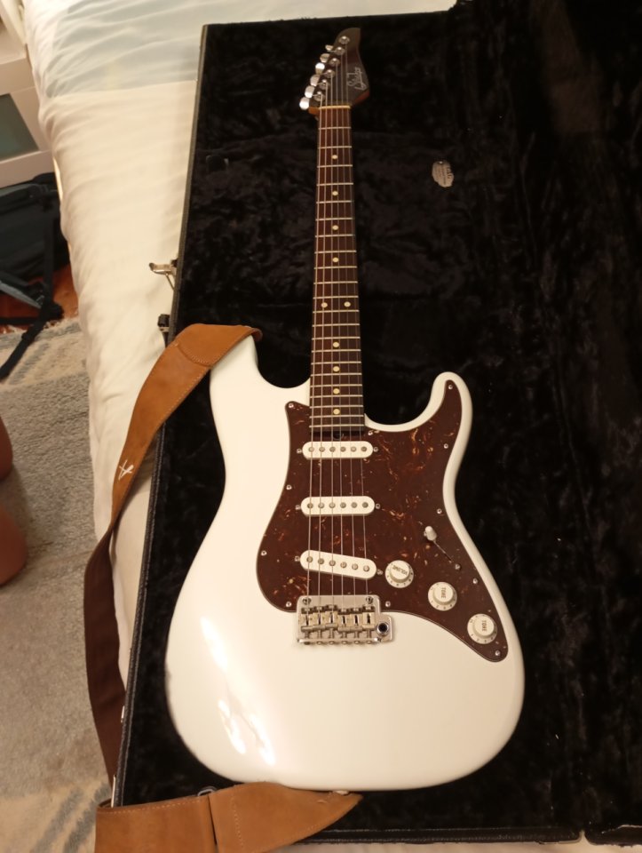 Suhr Scott Henderson OW de segunda mano · Foto 1 de 10 · Araba · 3750 €