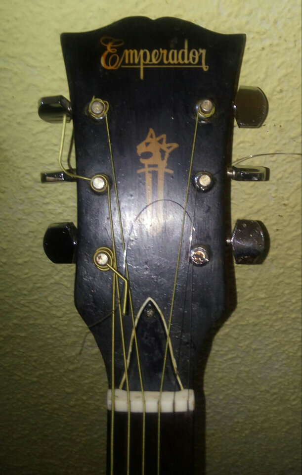 Acustica.Emperador   japonesa años 70