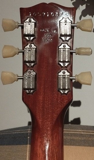 Gibson Les Paul Traditional 2011, modelo LPTD+HBCH1