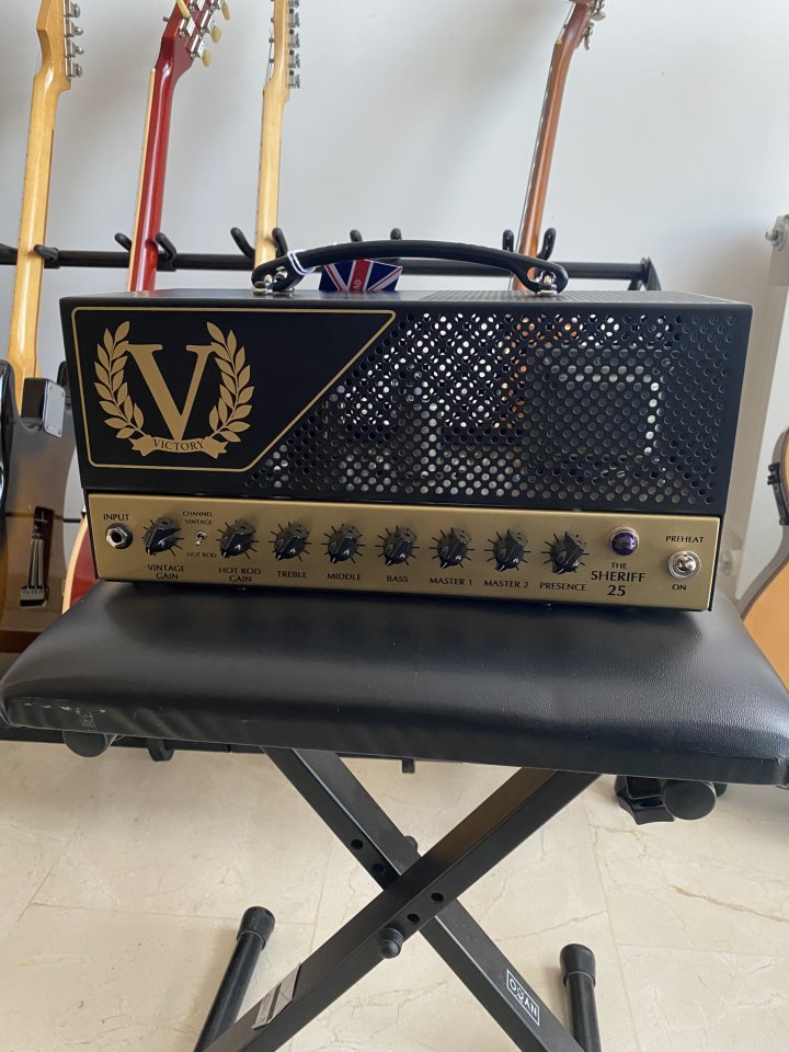 Amplificador Victory Sheriff 25 con pantalla PRS 1x12 de segunda mano · Foto 2 de 2 · Alicante · 1100 €