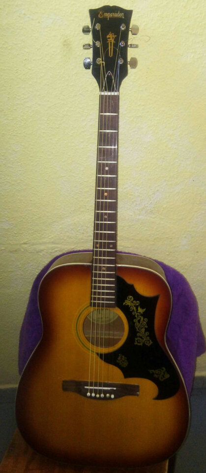 Acustica.Emperador   japonesa años 70