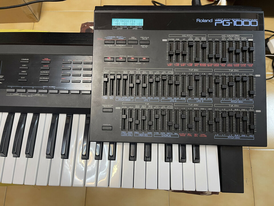 Roland PG-1000 (programador para Roland D-50)