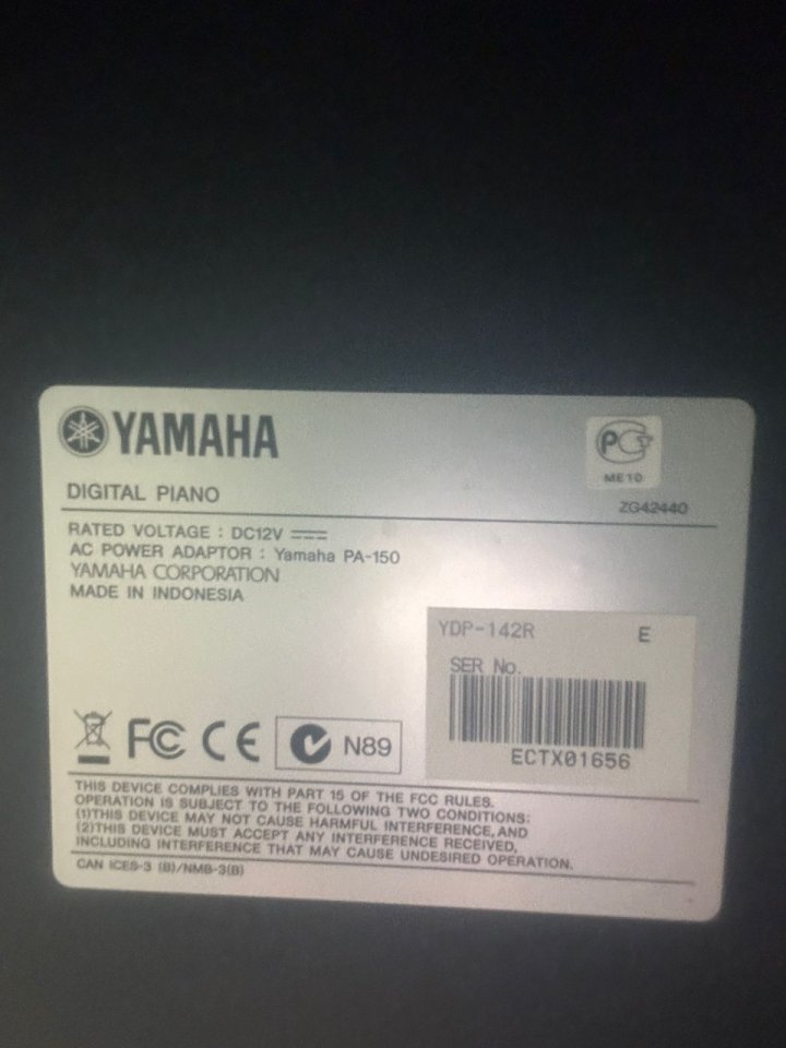 Yamaha YDP 142-R de segunda mano · Foto 1 de 6 · Girona · 565 €