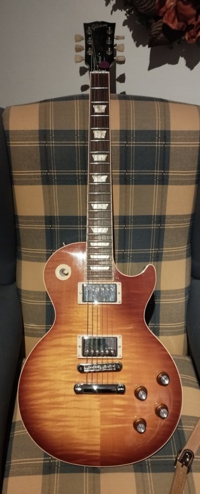 Gibson Les Paul Traditional 2011, modelo LPTD+HBCH1