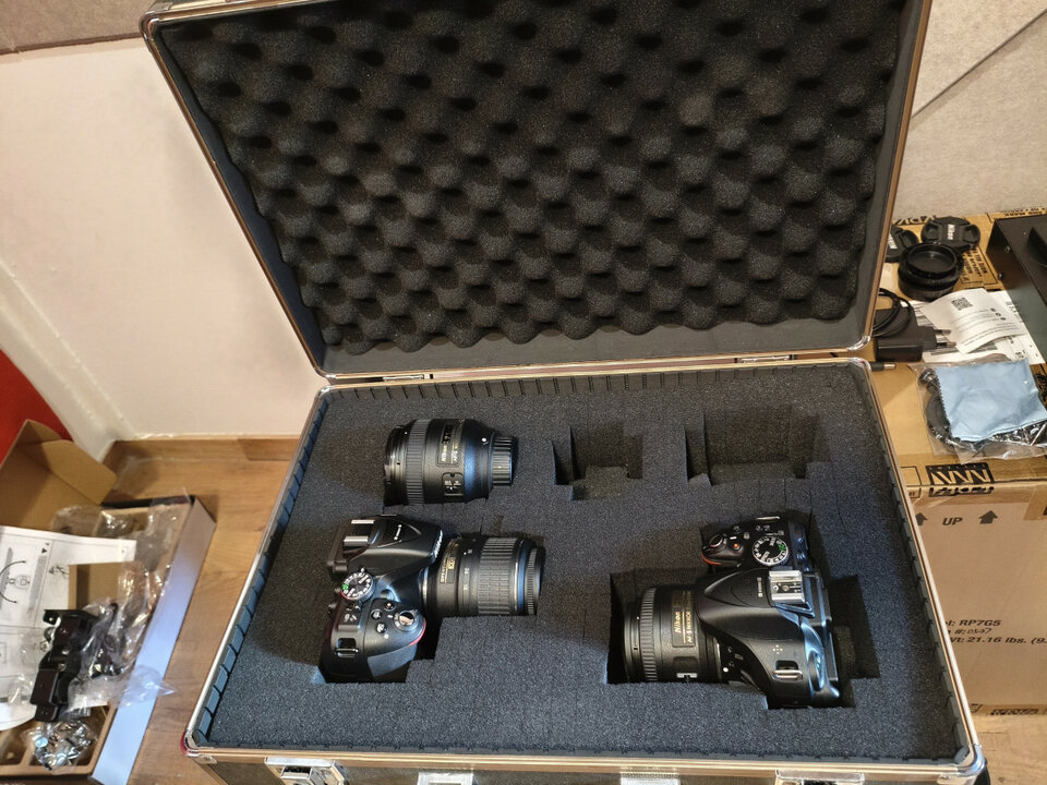 2 Camaras, 3 Objetivos, Relay, Maleta