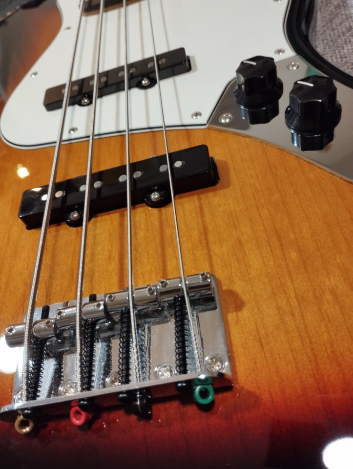 Fender Jazz Bass Player 2 MiM de segunda mano · Foto 1 de 10 · Badajoz · 625 €