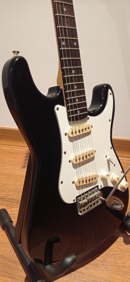 Guitarra eléctrica Squier Stratocaster Corea 1989 de segunda mano · Foto 1 de 9 · Cuenca · 200 €