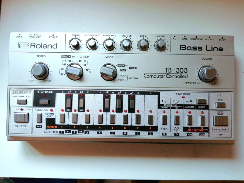 Roland TB303