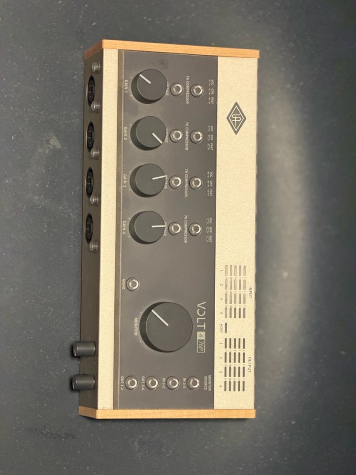Universal Audio Volt 476p de segunda mano · Foto 2 de 3 · Madrid · 250 €