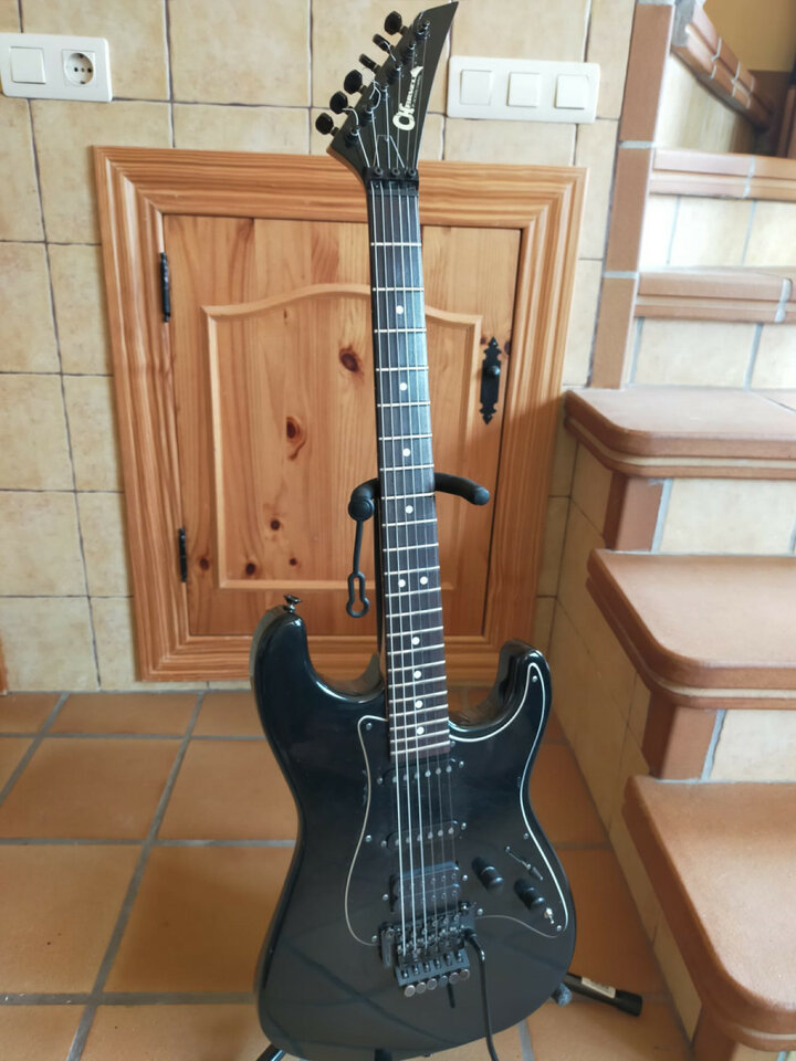 Charvel Model 3 1986 Japon / Dimarzio DP151 PAF / Floyd Rose