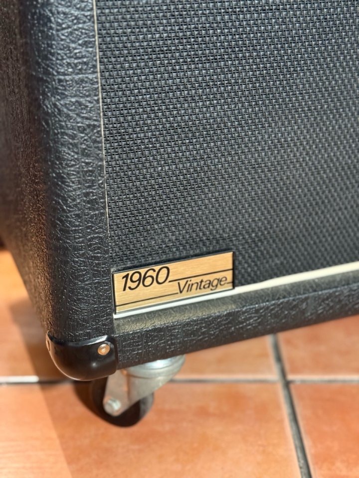 Pantalla Marshall 1960AV de segunda mano · Foto 2 de 5 · Badajoz · 600 €