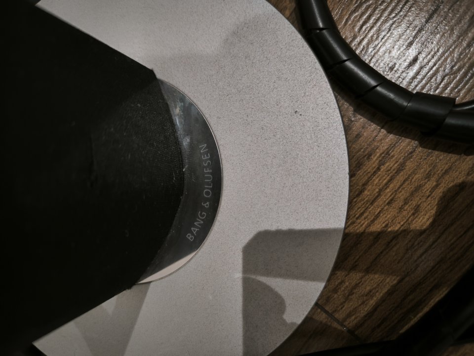 Pareja de altavoces activos Bang & Olufsen BeoLab 6000 de segunda mano · Foto 3 de 3 · A Coruña · 380 €