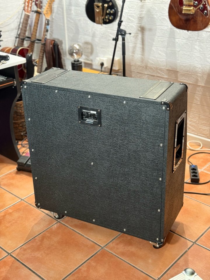 Pantalla Marshall 1960AV de segunda mano · Foto 3 de 5 · Badajoz · 600 €