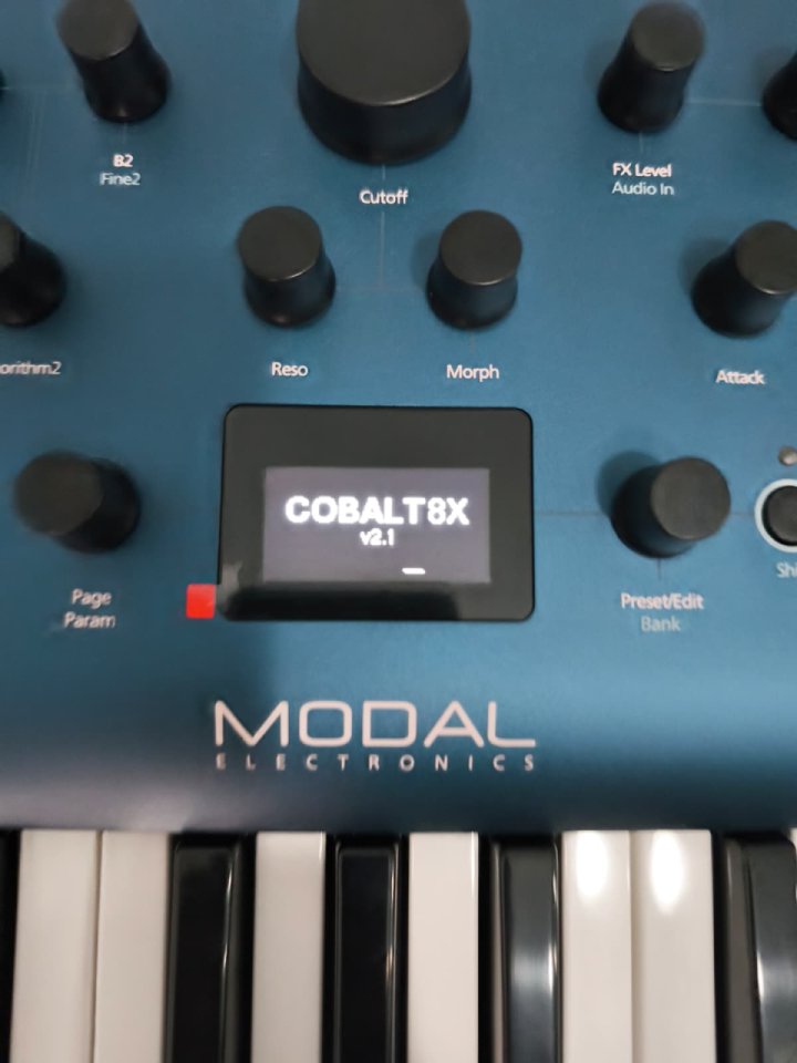 Modal Cobalt 8X de segunda mano · Foto 6 de 7 · Pontevedra · 600 €