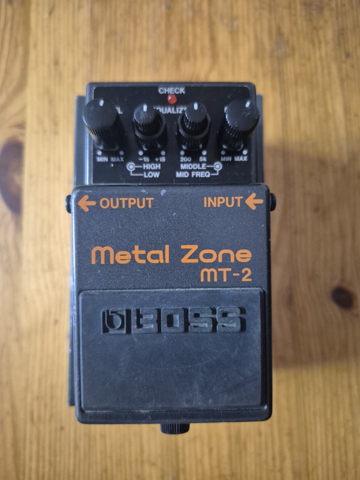 Pedal BOSS Metal Zone MT-2 de segunda mano · Madrid · 85 €