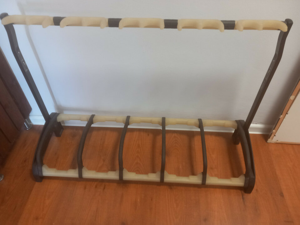 Soporte K&M para  5 guitarras eléctricas, acusticas, o bajo.