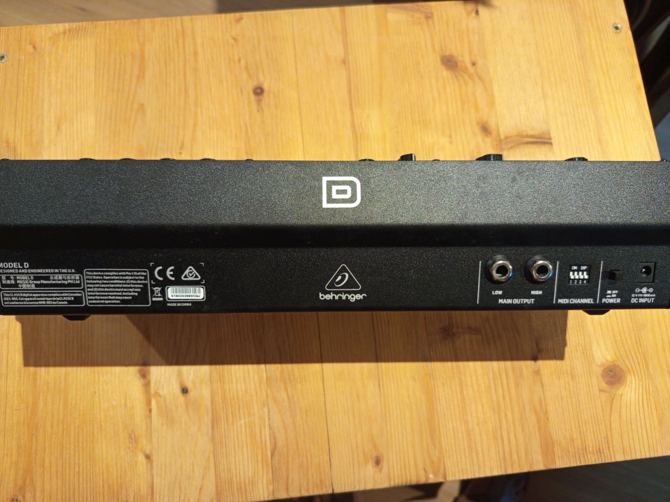 Behringer model D
