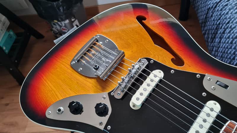 Fender Jaguar Thinline Special Edition (50th Anniversary Edition 2012)