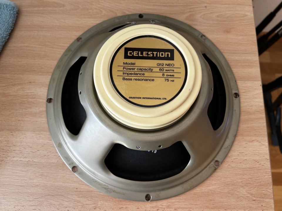Celestion neo creamback 8ohm de segunda mano · Alicante · 100 €