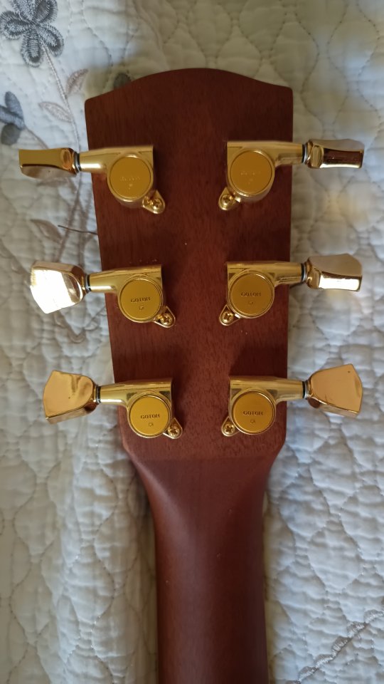 Cambio pedalera y guitarra acústica por electrica de segunda mano · Foto 4 de 5 · A Coruña