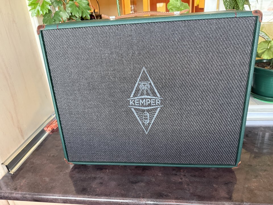 Vendo Kemper Profiler con etapa Ritter Camplifier de 280w, Kemper Cabinet y Kemper Remote de segunda mano · Foto 3 de 6 · Burgos · 1000 €