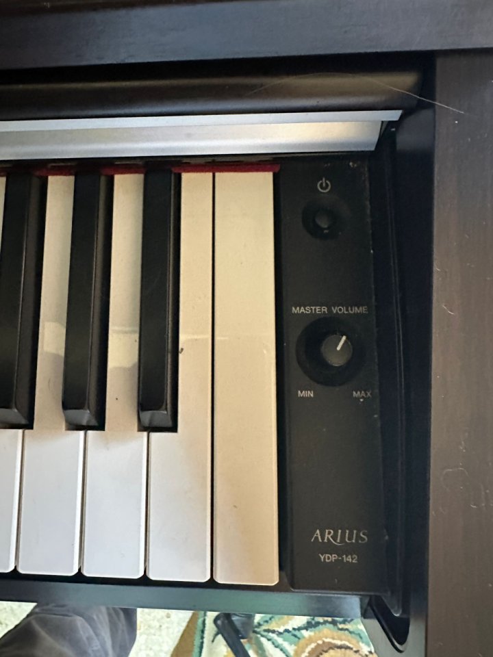 Yamaha YDP 142-R de segunda mano · Foto 3 de 6 · Girona · 565 €