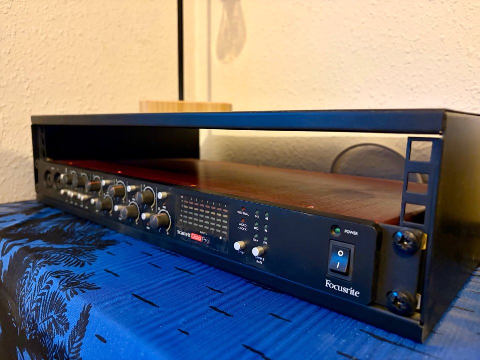 Pack Estudio: Focusrite Scarlett 18i20 + OctoPre + Rack 2U