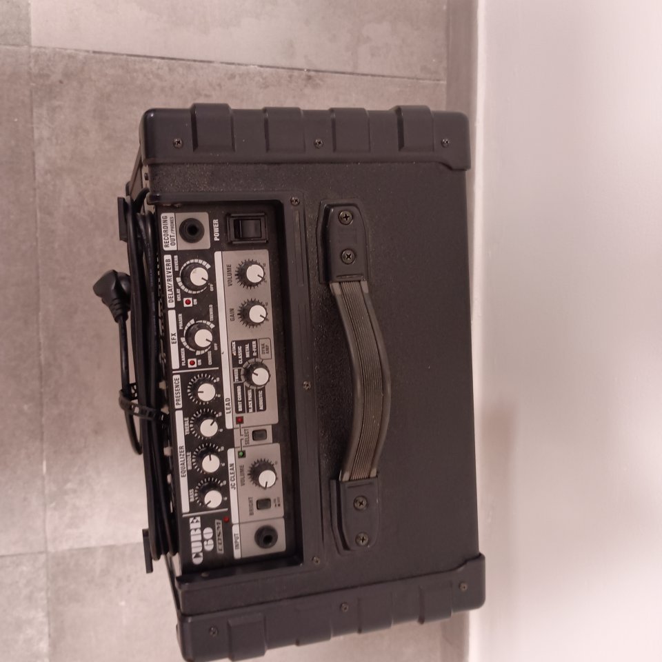 Amplificador Roland Cube 60+Funda de segunda mano · Foto 4 de 6 · Málaga · 160 €