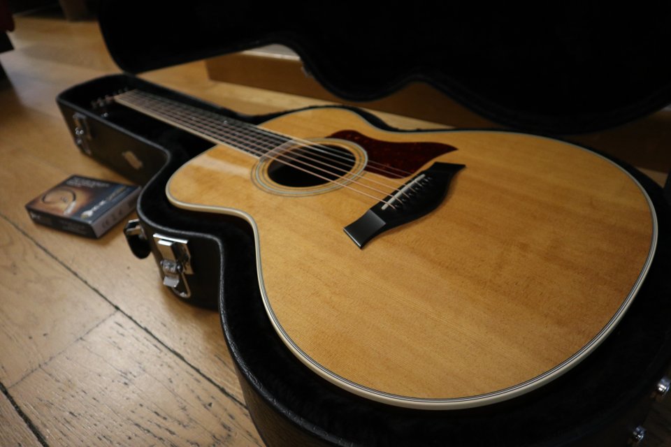Acústica TAYLOR GC-3 con K&K Pure Mini (Made in USA) de segunda mano · Foto 5 de 8 · Málaga · 1195 €