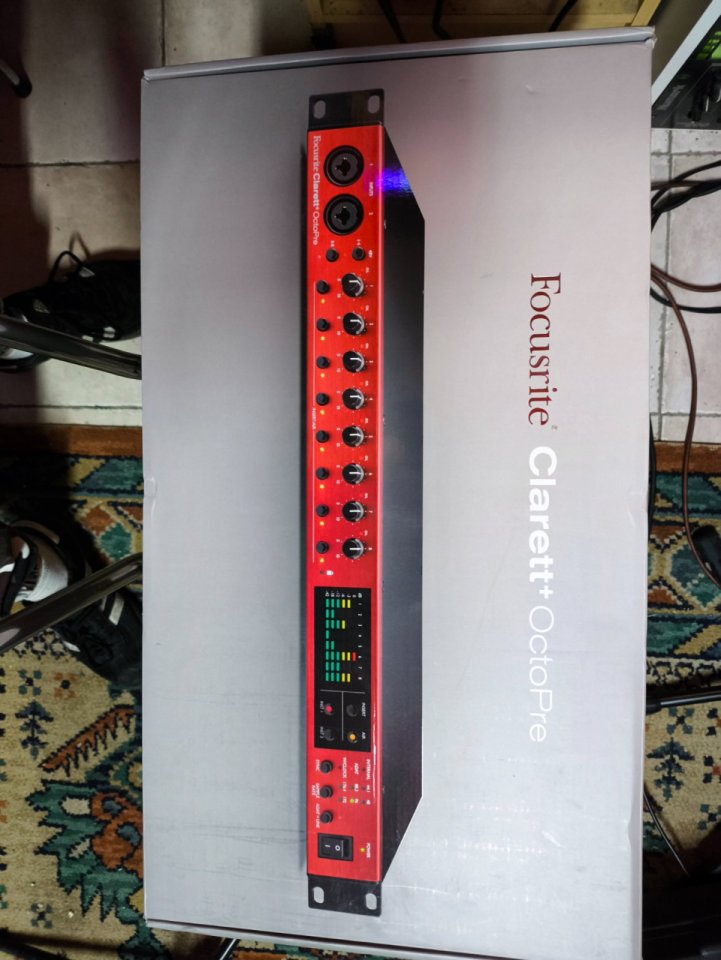 Focusrite clarett+ Octopre -8 previos/convertidor
