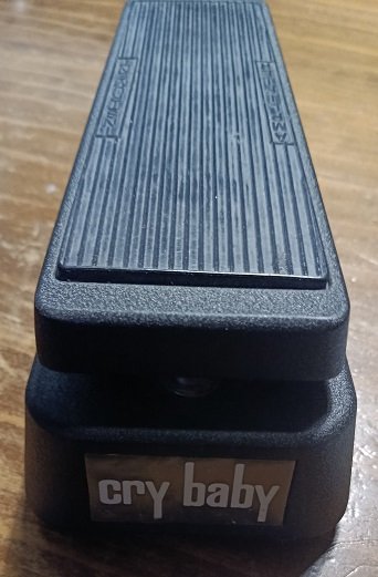Wah wha pedal cry baby. GCB-95