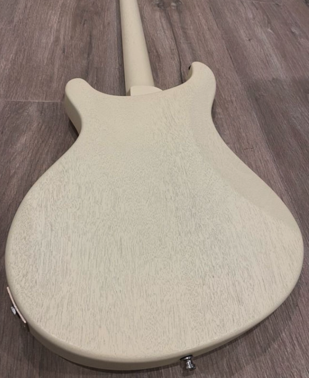 PRS VELA ANTIQUE WHITE SATIN (2,9 KG) POR Fender AM PRO II (o strats) de segunda mano · Foto 3 de 4 · Madrid