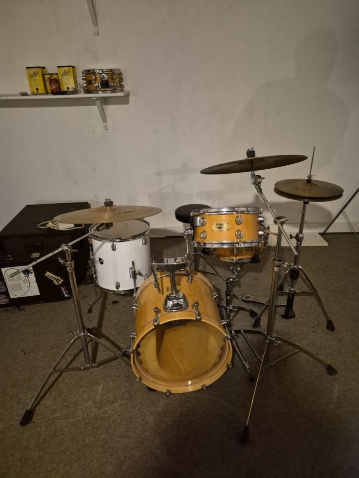 URGE POR MUDANZA - Batería Mapex Pro M completa con platos Paiste (45 min de Madrid) de segunda mano · Foto 3 de 6 · Madrid · 400 €